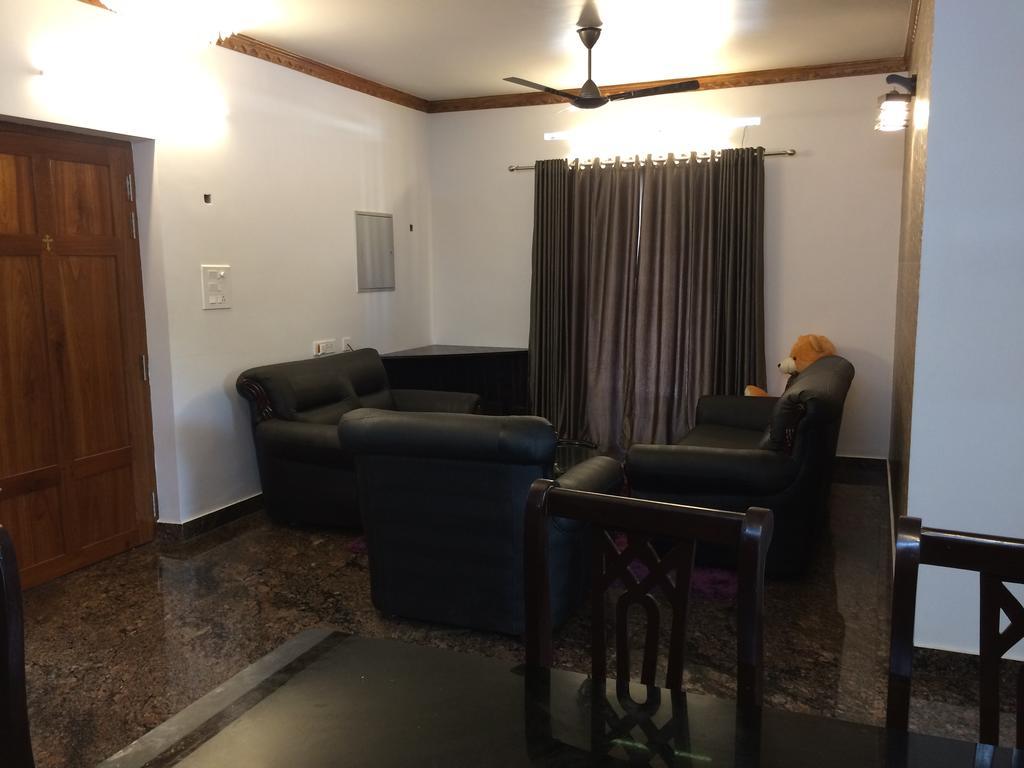 Beersheba Three Bed Room A/C Apartments Thiruvananthapuram Kültér fotó