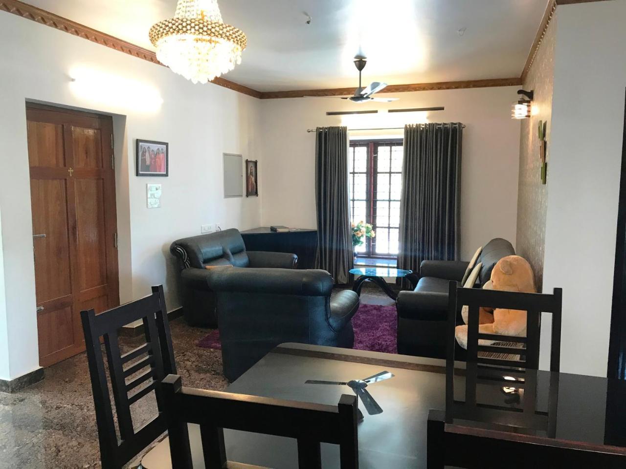 Beersheba Three Bed Room A/C Apartments Thiruvananthapuram Kültér fotó